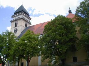 věž